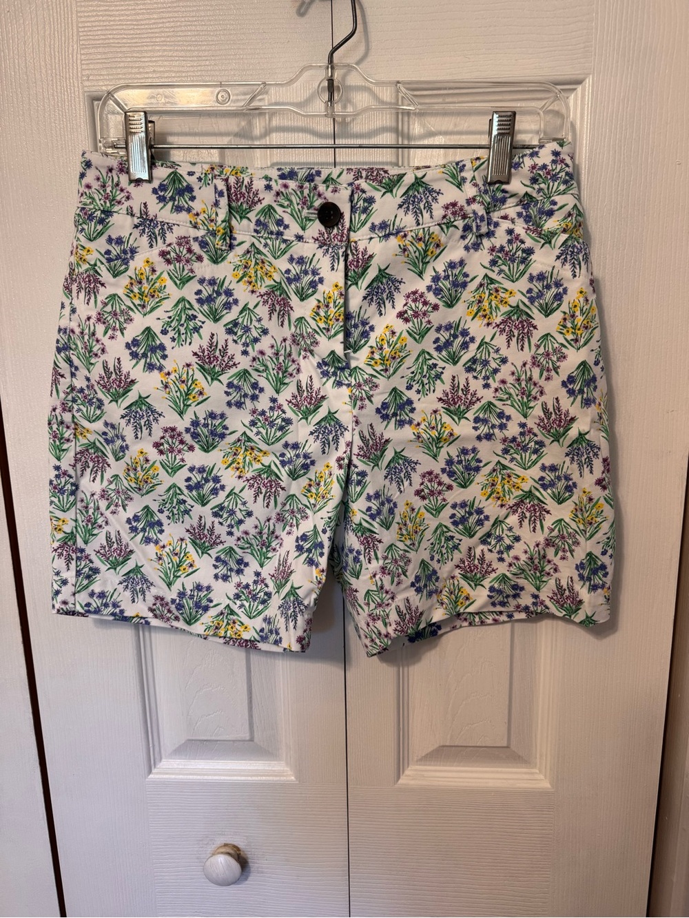 Talbots White Floral Print Shorts with Purple, Green & Yellow Wildflowers Sz 4P - Picture 2 of 14